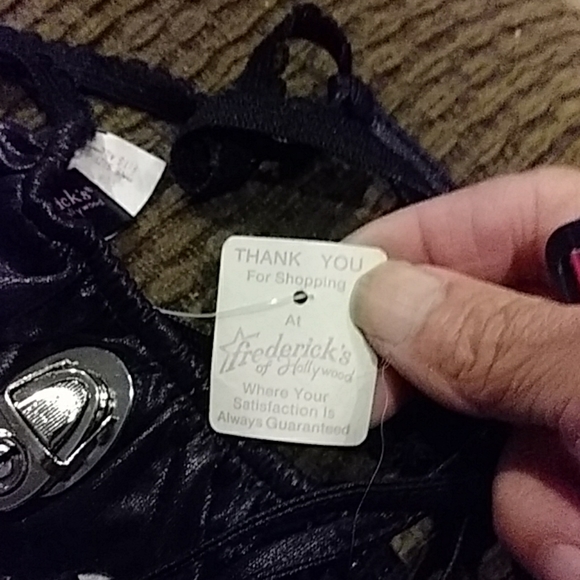 Vintage Fredrick,s of Hollywood g- strin… - Picture 3 of 6